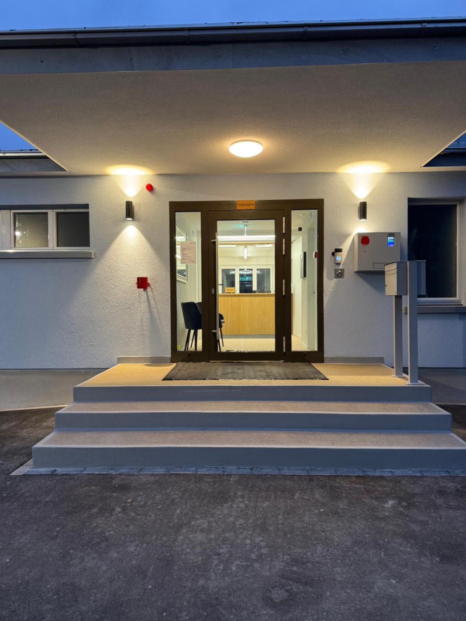 Business Hotel Riverside Duggingen Екстериор снимка