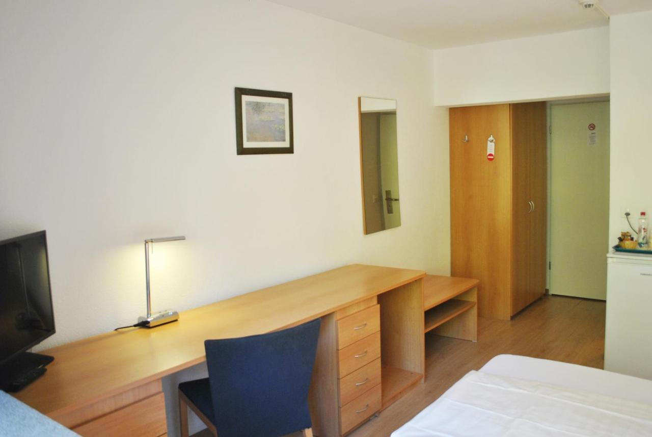 Business Hotel Riverside Duggingen Екстериор снимка