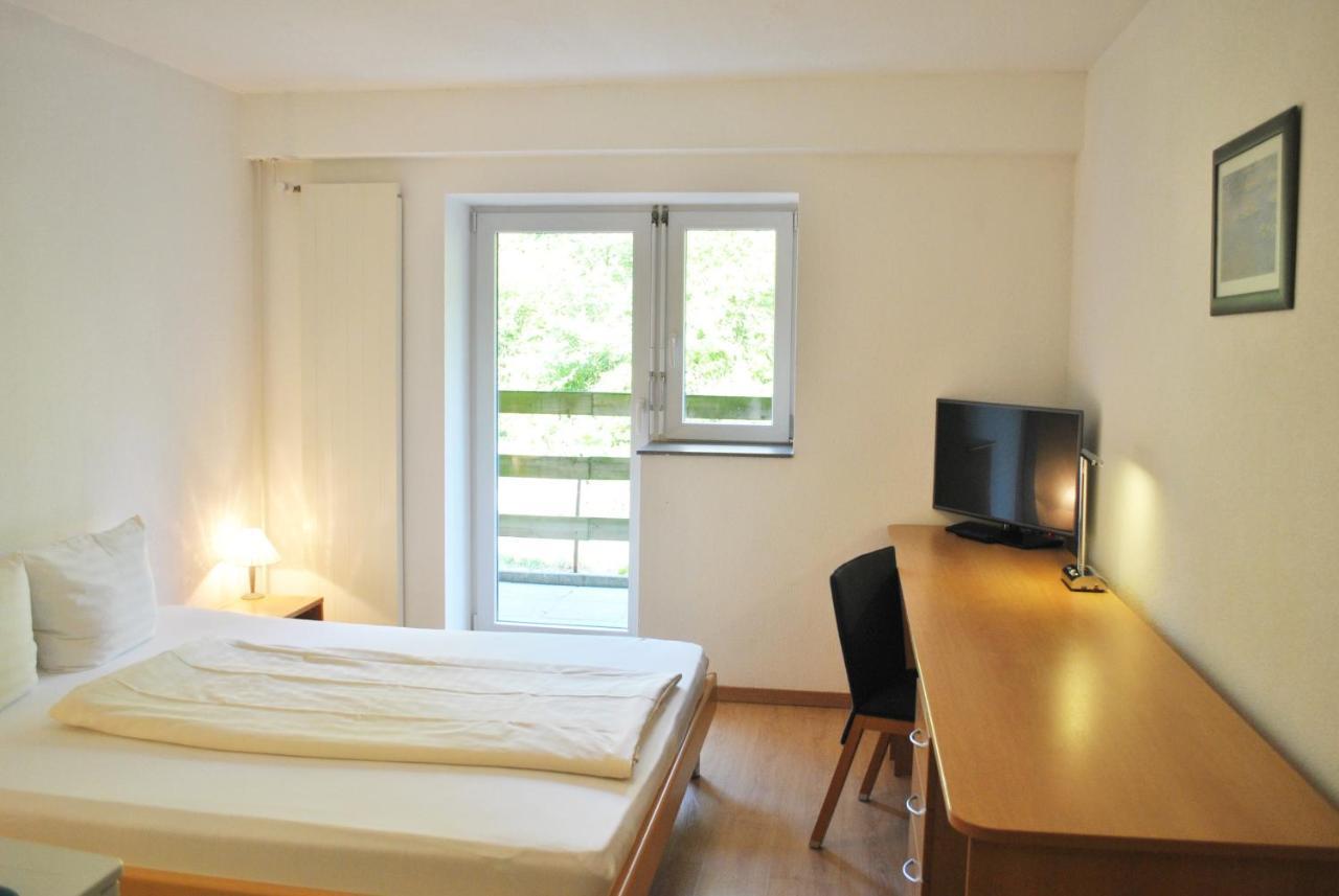 Business Hotel Riverside Duggingen Екстериор снимка