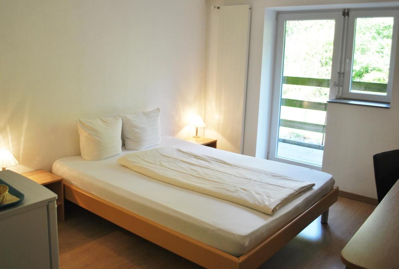 Business Hotel Riverside Duggingen Екстериор снимка