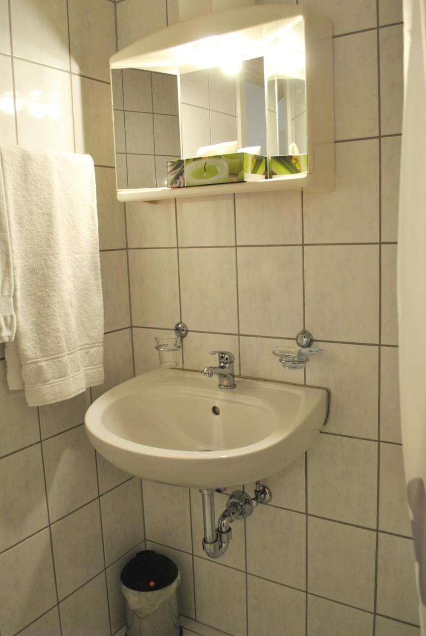 Business Hotel Riverside Duggingen Екстериор снимка